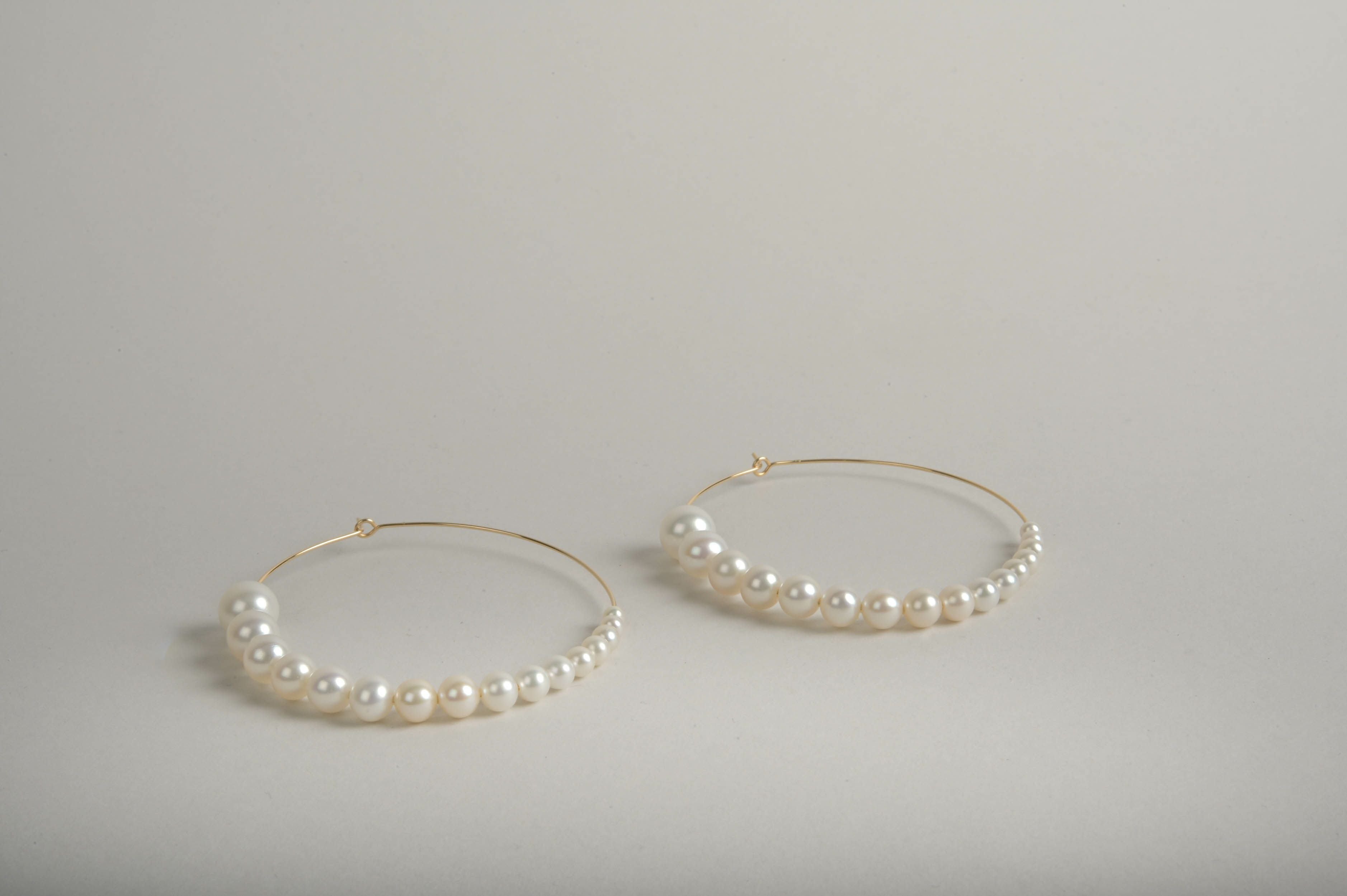 グラデーションパールビックフープピアス | MADAMA