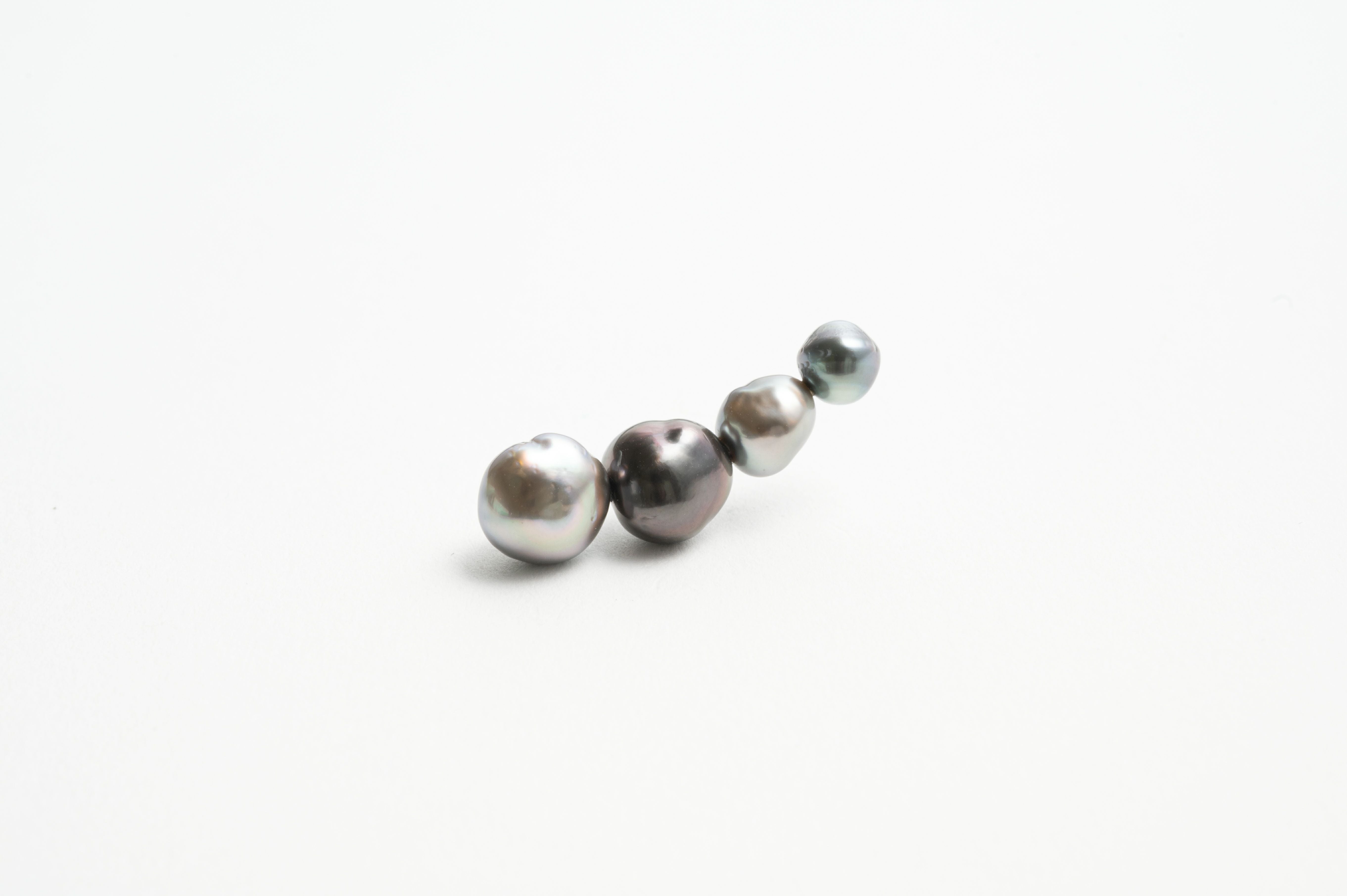 【美品】マダマ　MADAMA　４珠パール　片耳ピアス　K18WG ピアス | MADAMA